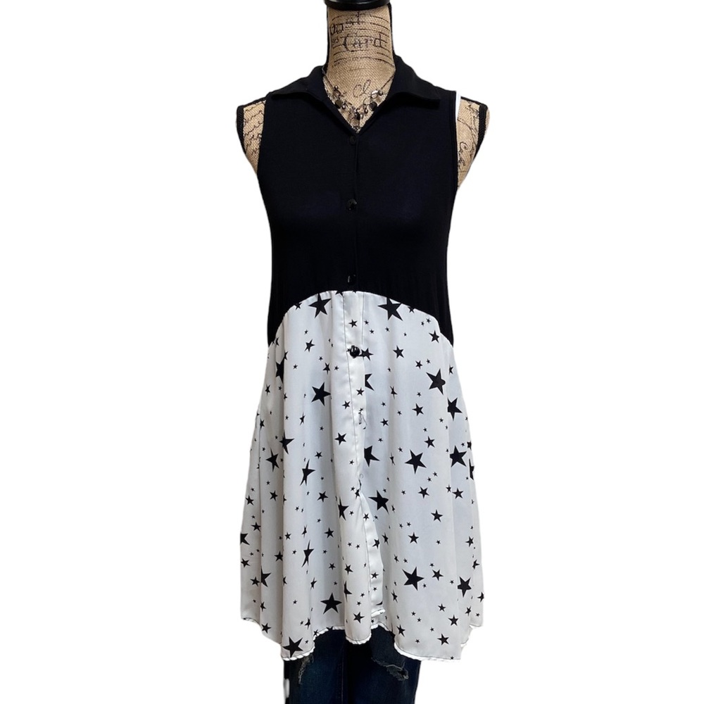 Blumin Black/White Star Patterned Button Down Sle… - image 1